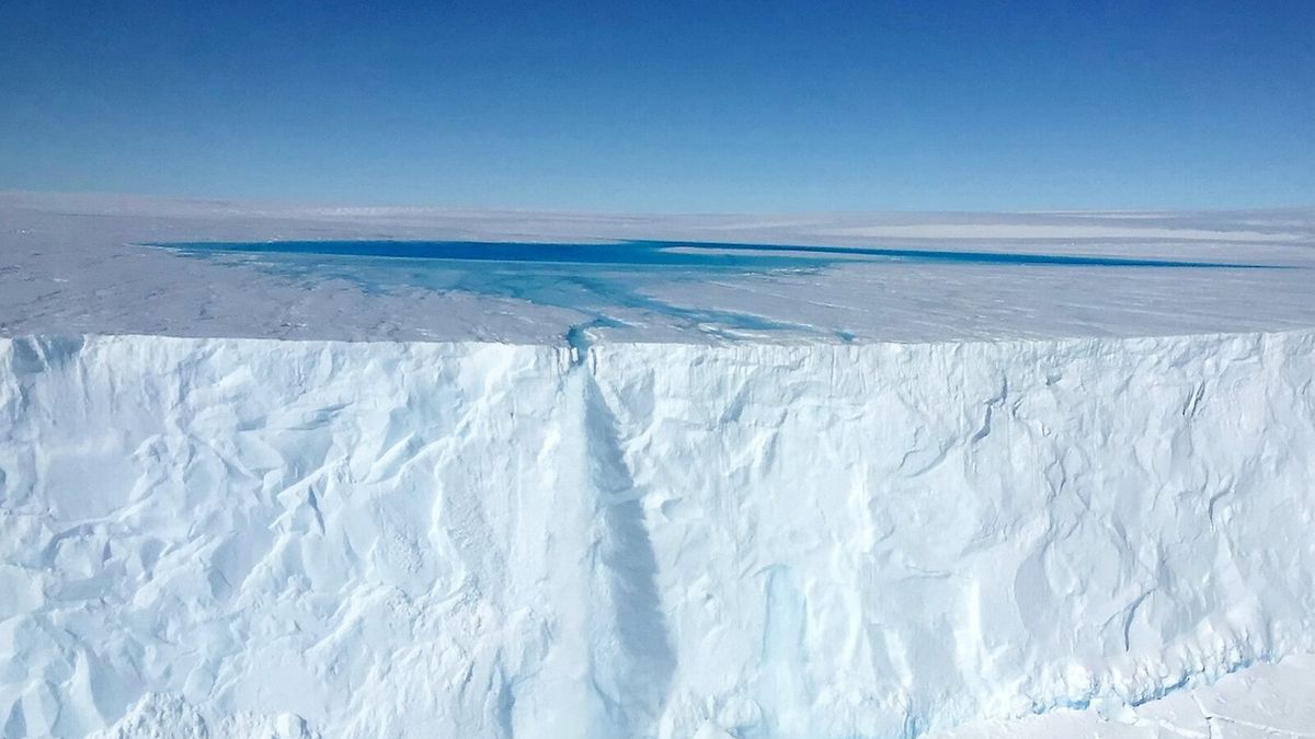 Nebuďte spícího obra, varují vědci, kteří zkoumali tání ledových štítů